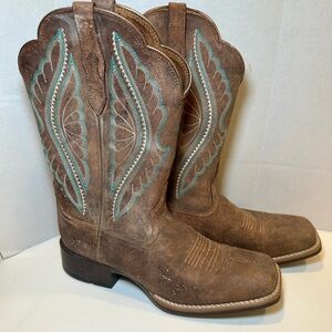 Ariat Western Cowboy Boots with Embroidered Design Size 9